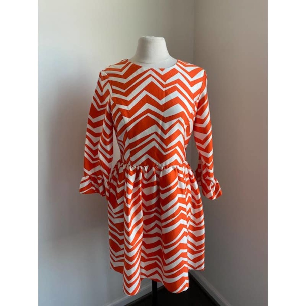ELIZABETH MCKAY Chevron Dress Womens Size 6 Orange White Stripe Peplum
